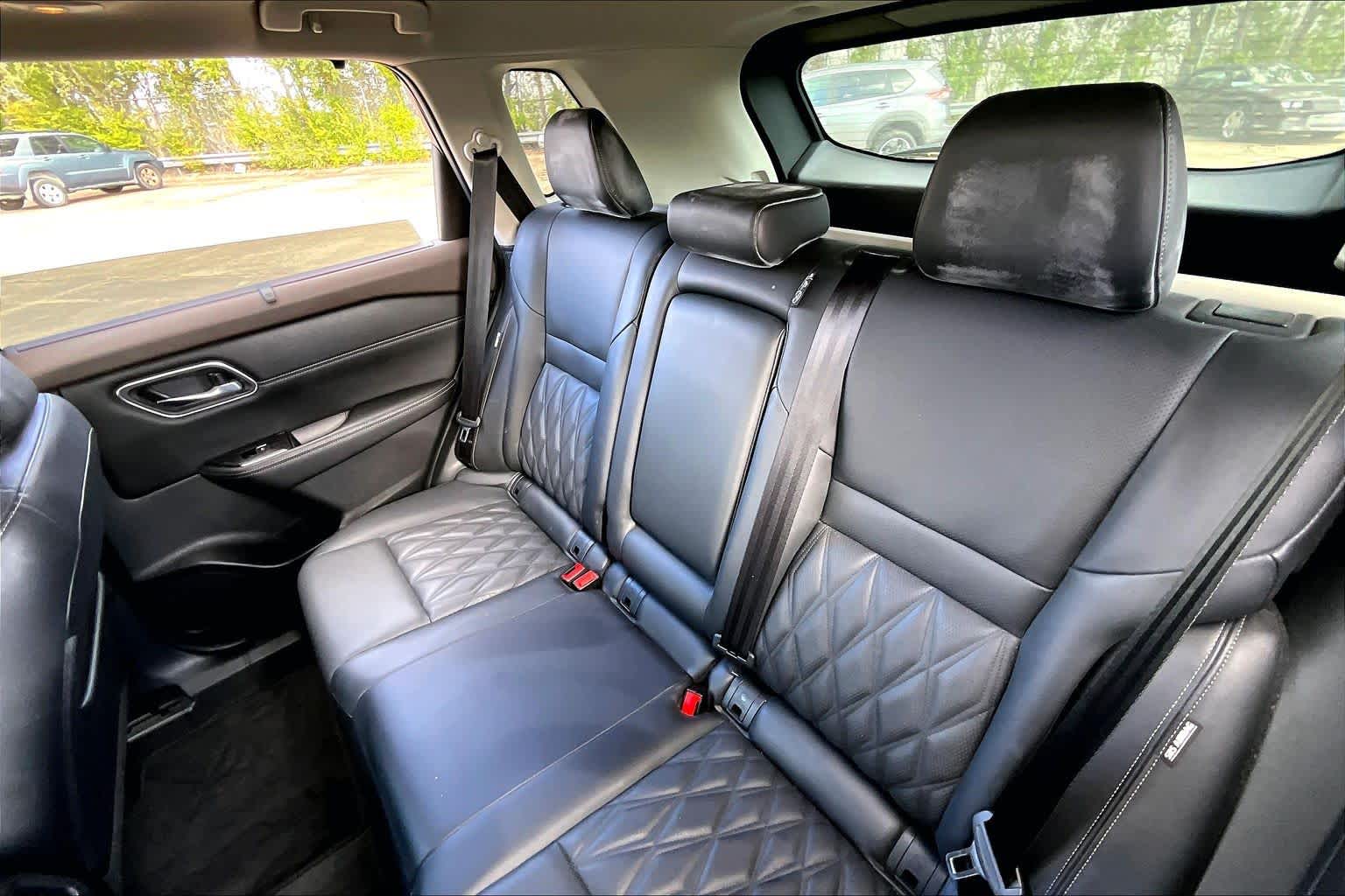 2022 Nissan Rogue Platinum Boulder Gray Pearl/Super Black at Sterling McCall Nissan