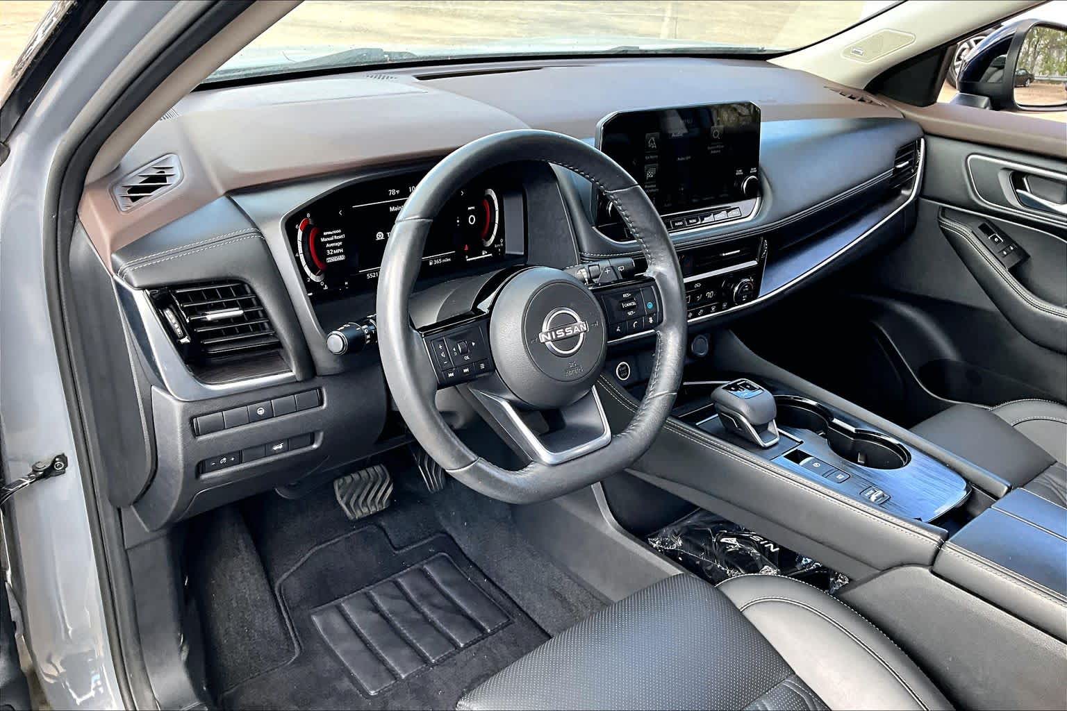 2022 Nissan Rogue Platinum Boulder Gray Pearl/Super Black at Sterling McCall Nissan