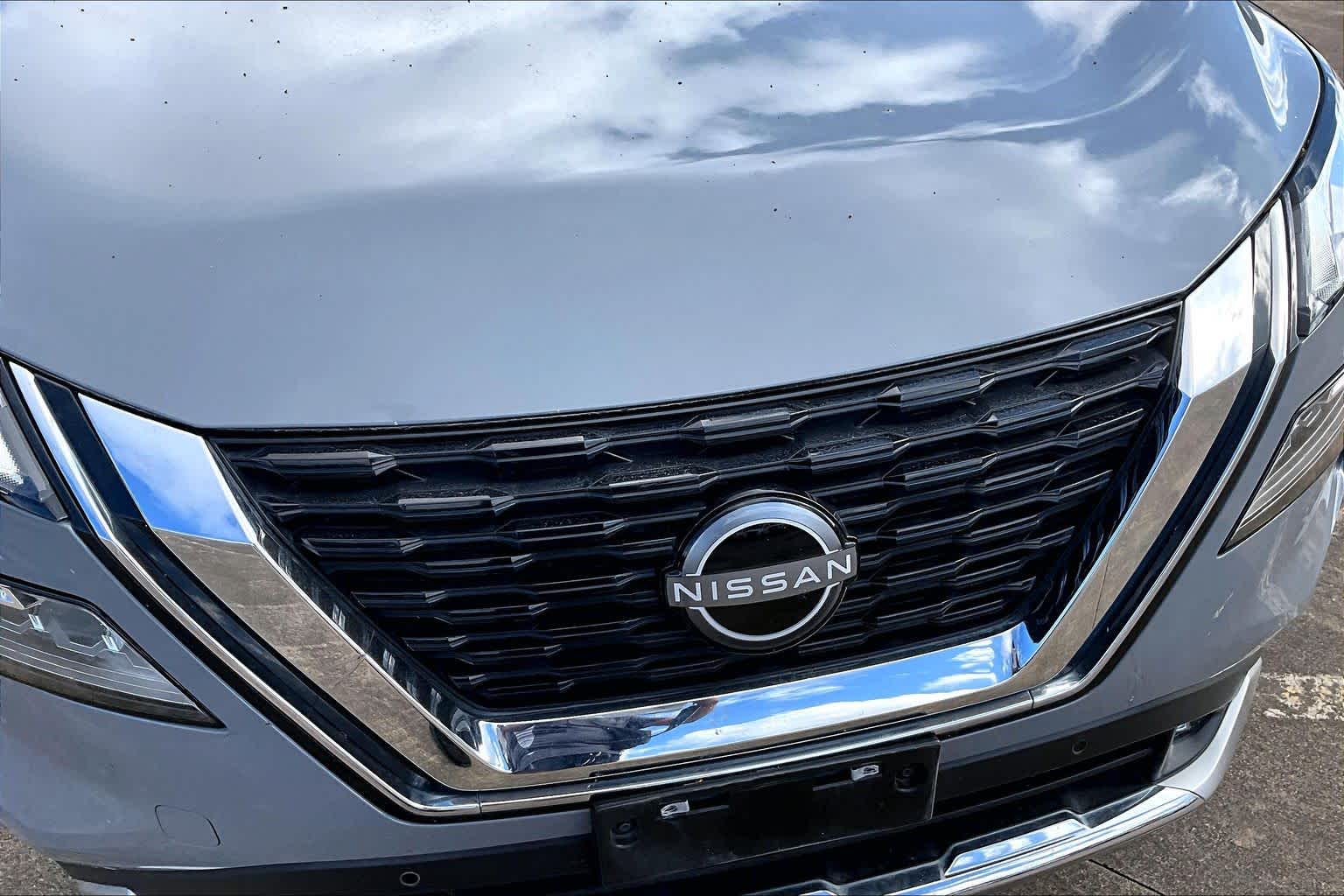 2022 Nissan Rogue Platinum Boulder Gray Pearl/Super Black at Sterling McCall Nissan