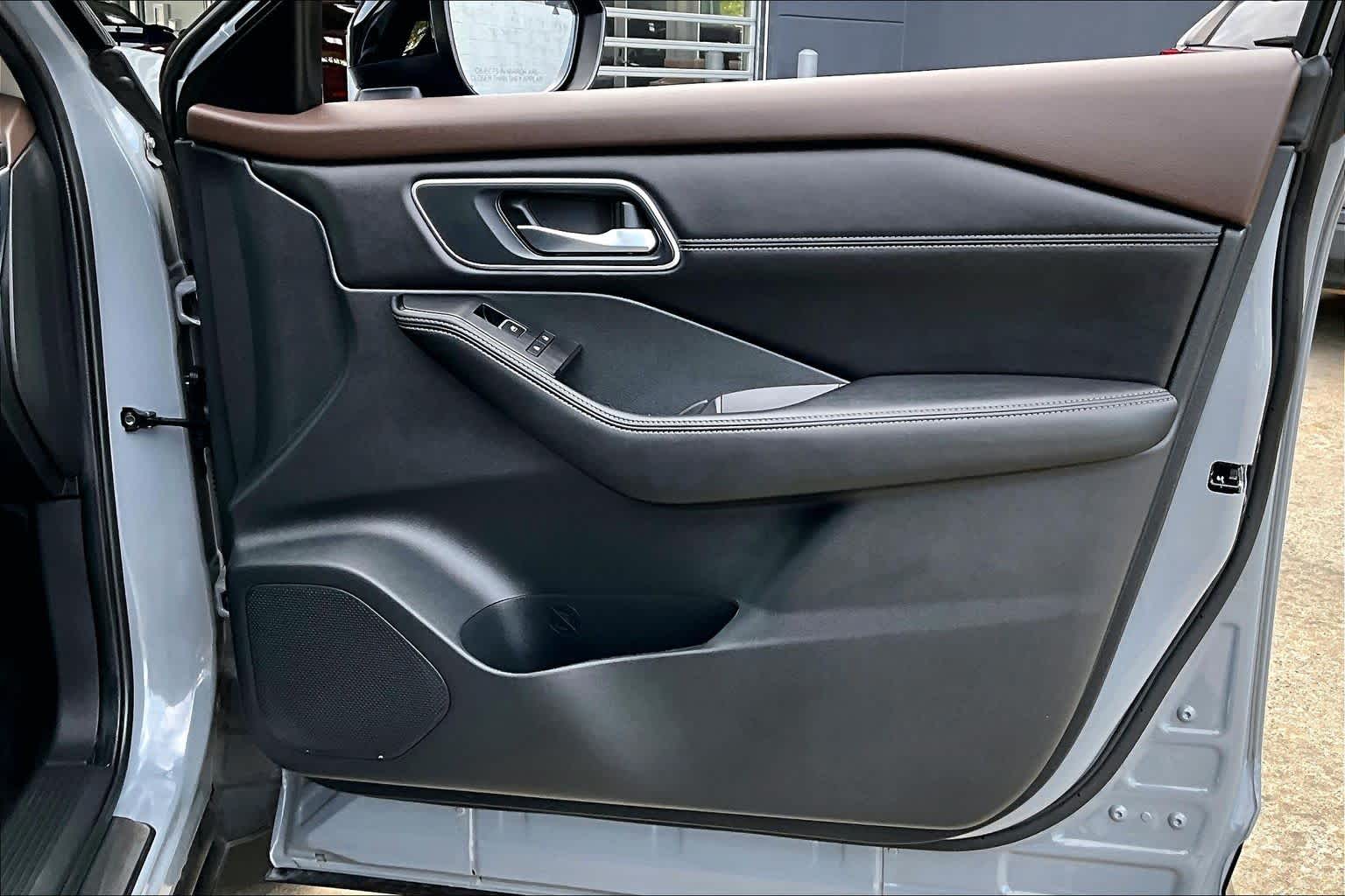 2023 Nissan Rogue Platinum Boulder Gray Pearl/Super Black at Honda of Clear Lake