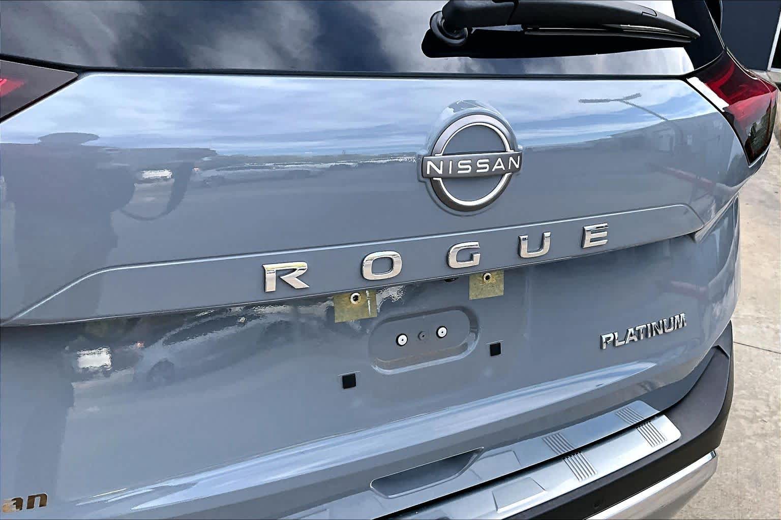 2023 Nissan Rogue Platinum Boulder Gray Pearl/Super Black at Honda of Clear Lake