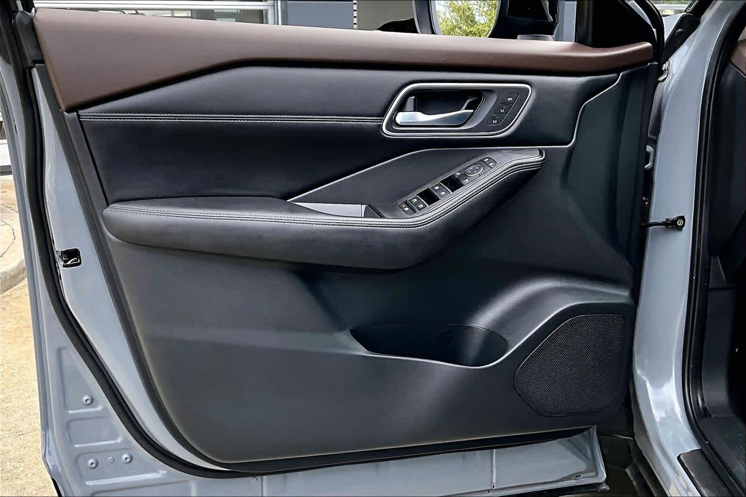 2023 Nissan Rogue Platinum Boulder Gray Pearl/Super Black at Honda of Clear Lake