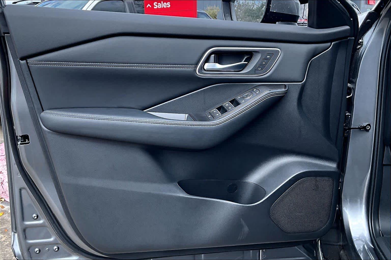 2026 Nissan Rogue Platinum Gun Metallic at Sterling McCall Nissan