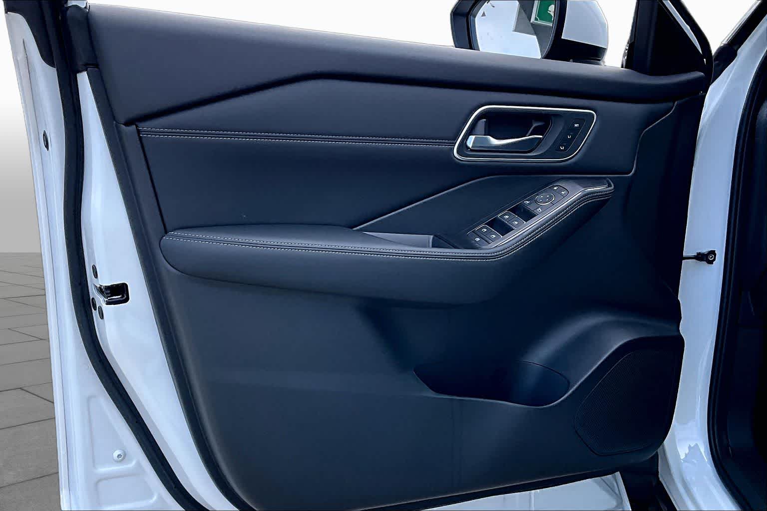 2026 Nissan Rogue Platinum Everest White Pearl Tricoat at AutoNation Chrysler Jeep Dodge Ram Spring