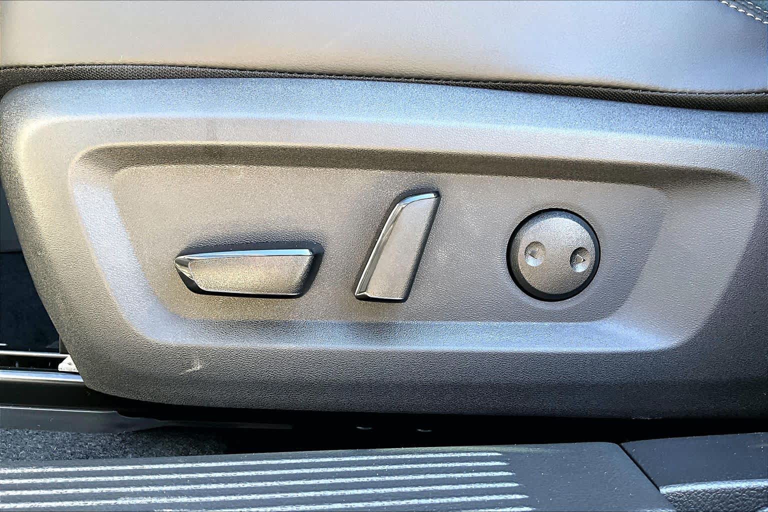 2026 Nissan Rogue Platinum Champagne Silver Metallic/Super Black at Sterling McCall Nissan