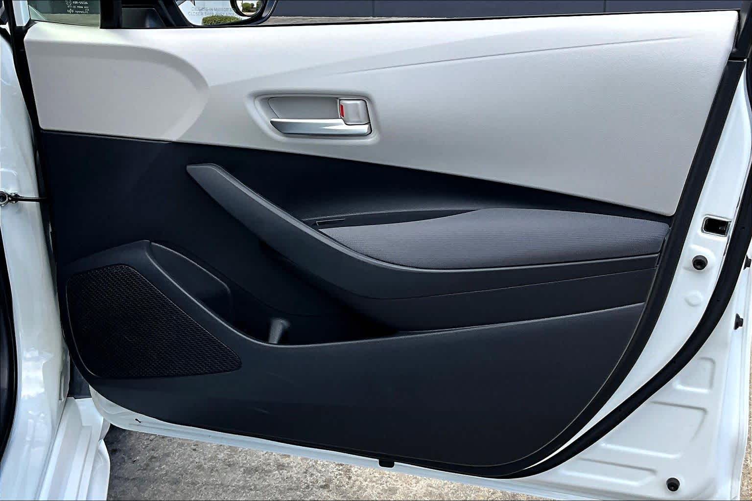 2021 Toyota Corolla LE Super White at HGreg Houston