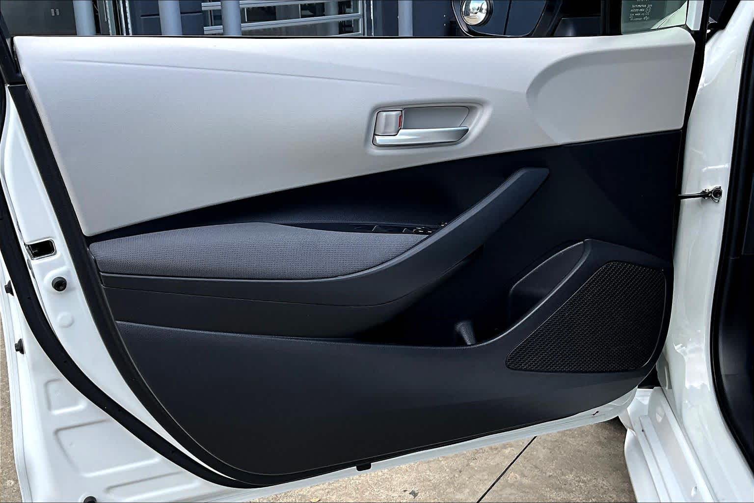 2021 Toyota Corolla LE Super White at HGreg Houston