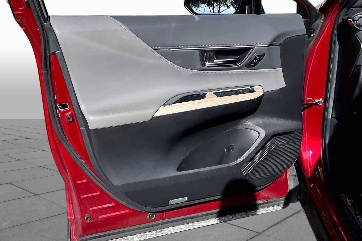 2021 Toyota Venza XLE Ruby Flare Pearl at Texan GMC Buick