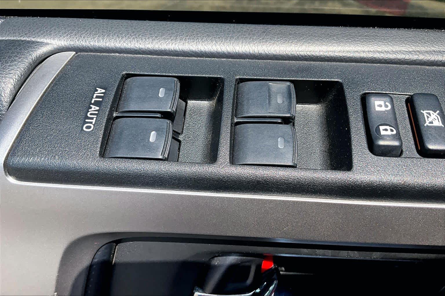 2023 Toyota 4Runner photo 34 of 36