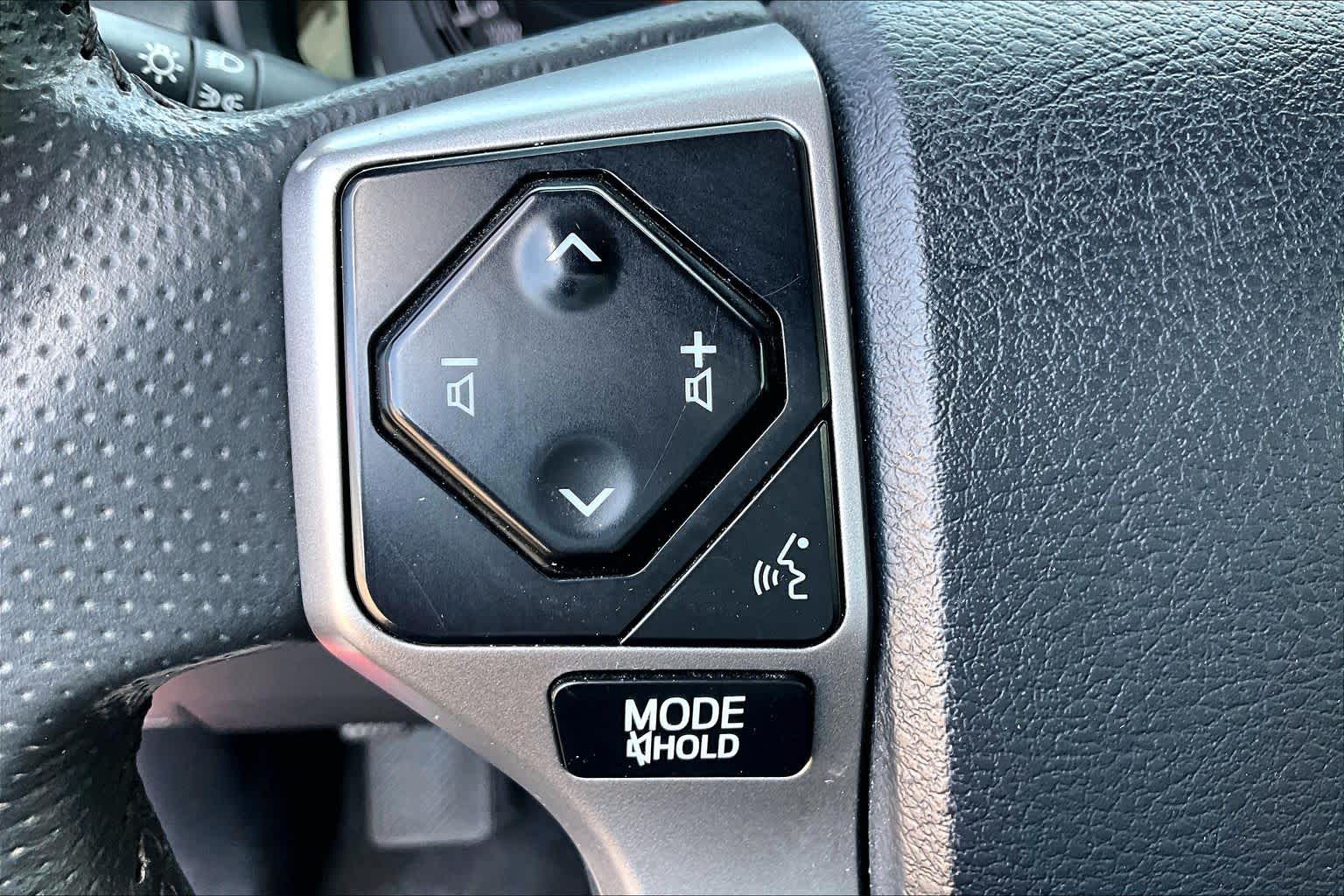 2023 Toyota 4Runner photo 35 of 36