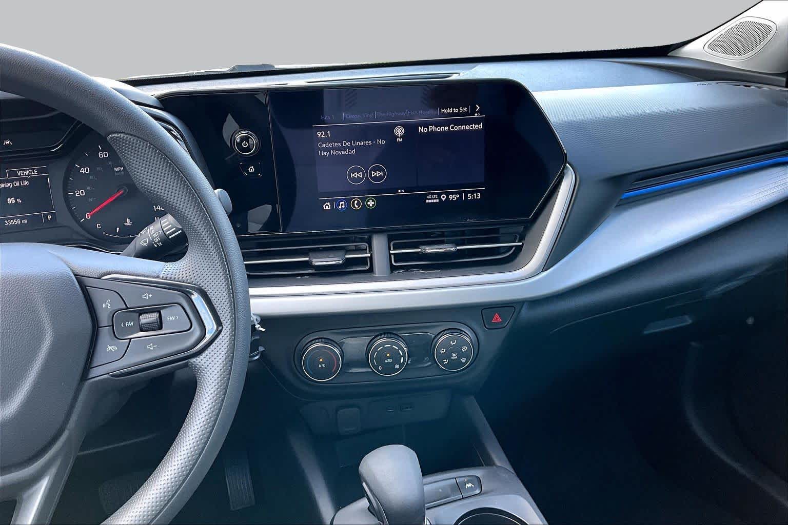 2024 Chevrolet Trax photo 7 of 32