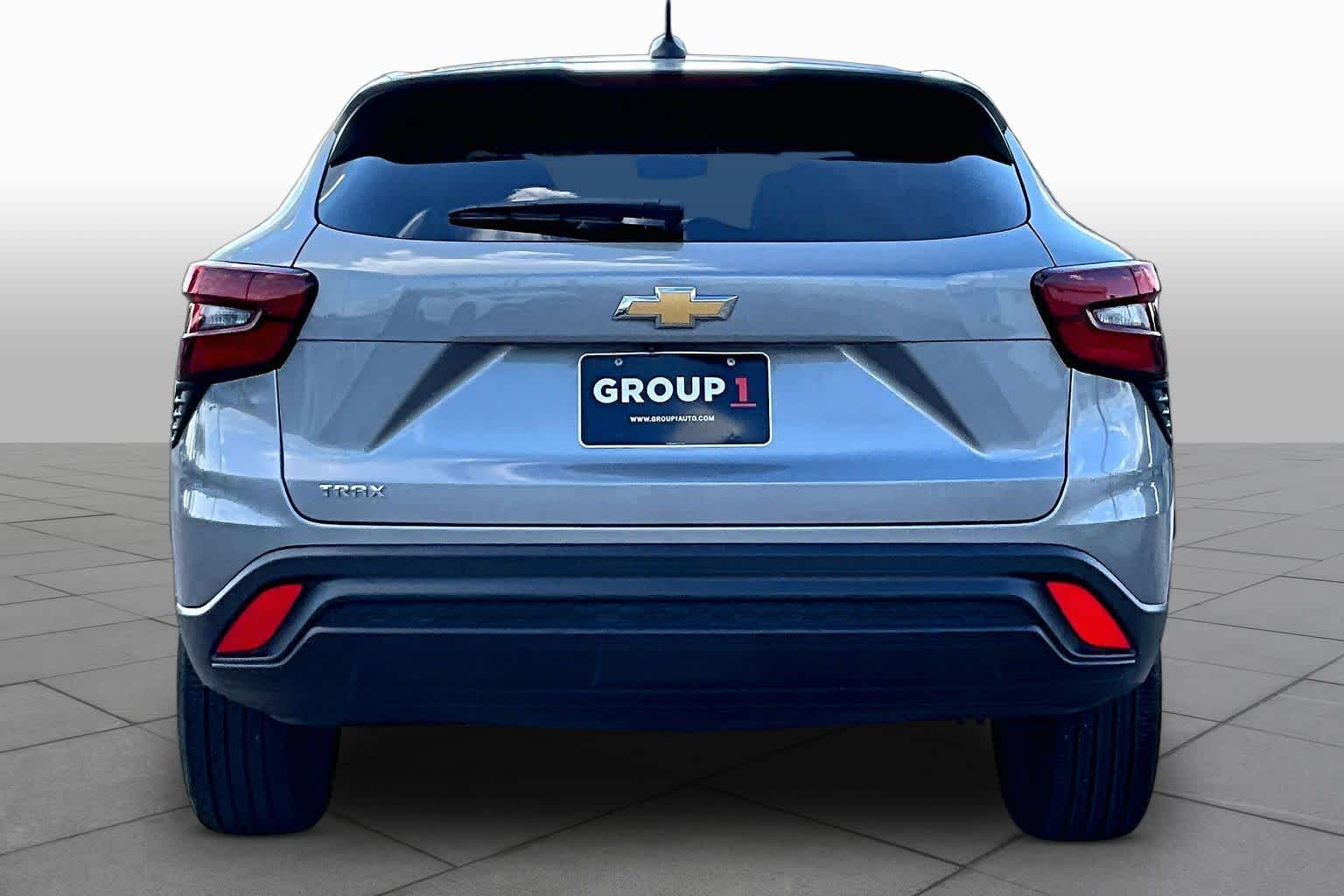 2024 Chevrolet Trax photo 5 of 32