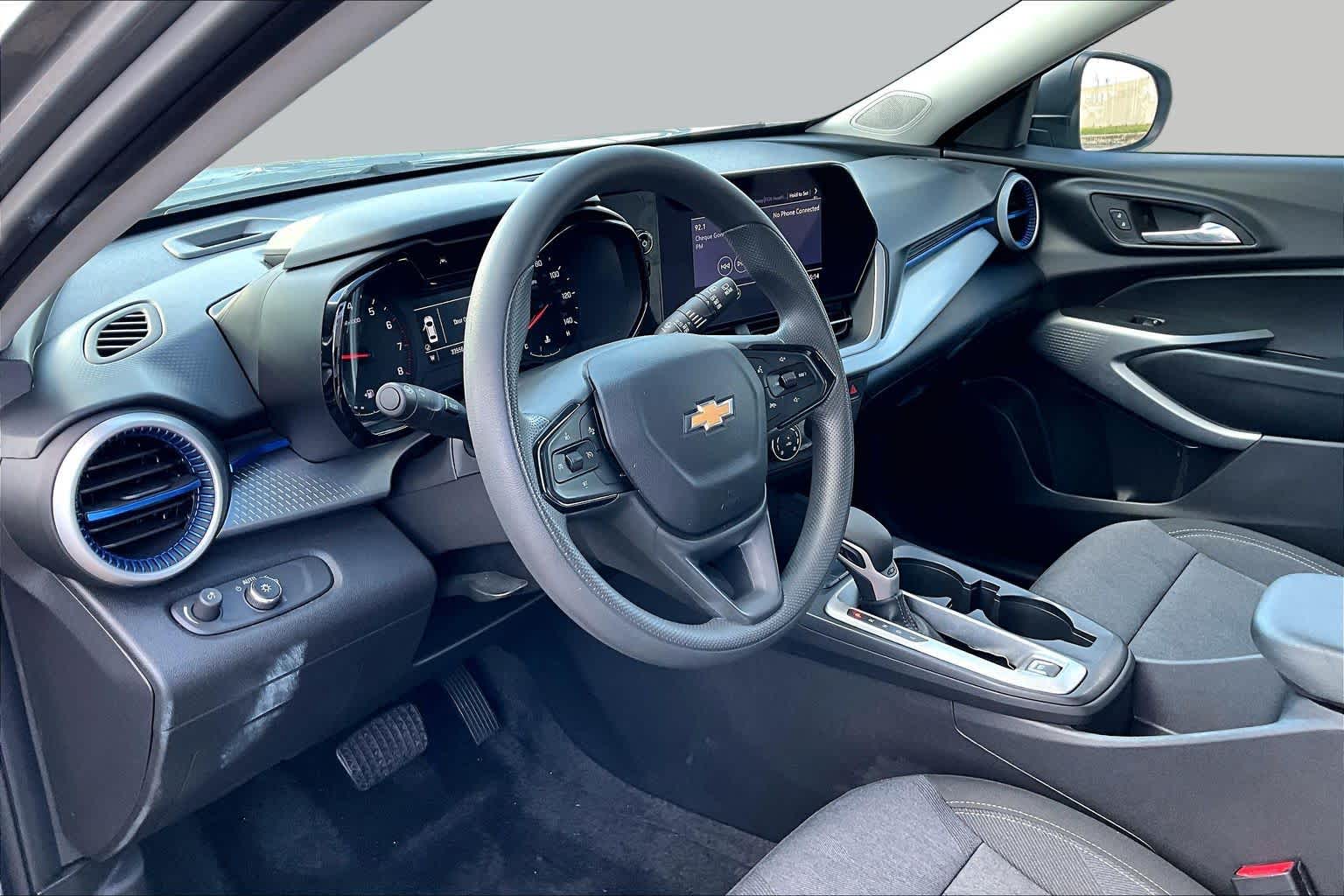 2024 Chevrolet Trax photo 17 of 32