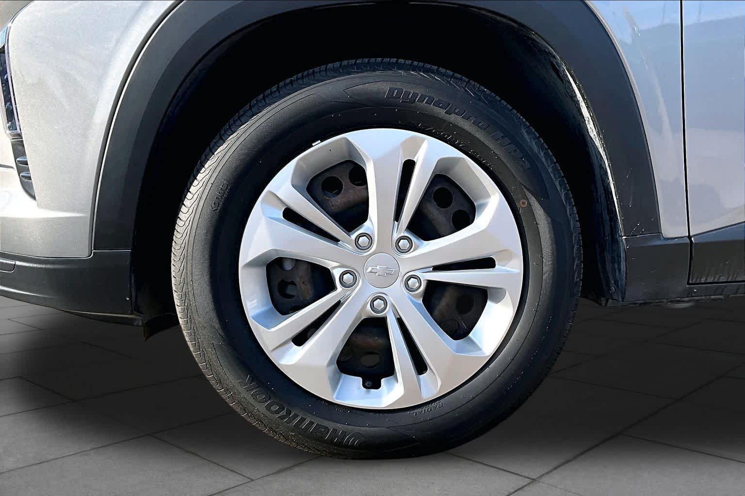2024 Chevrolet Trax photo 11 of 32