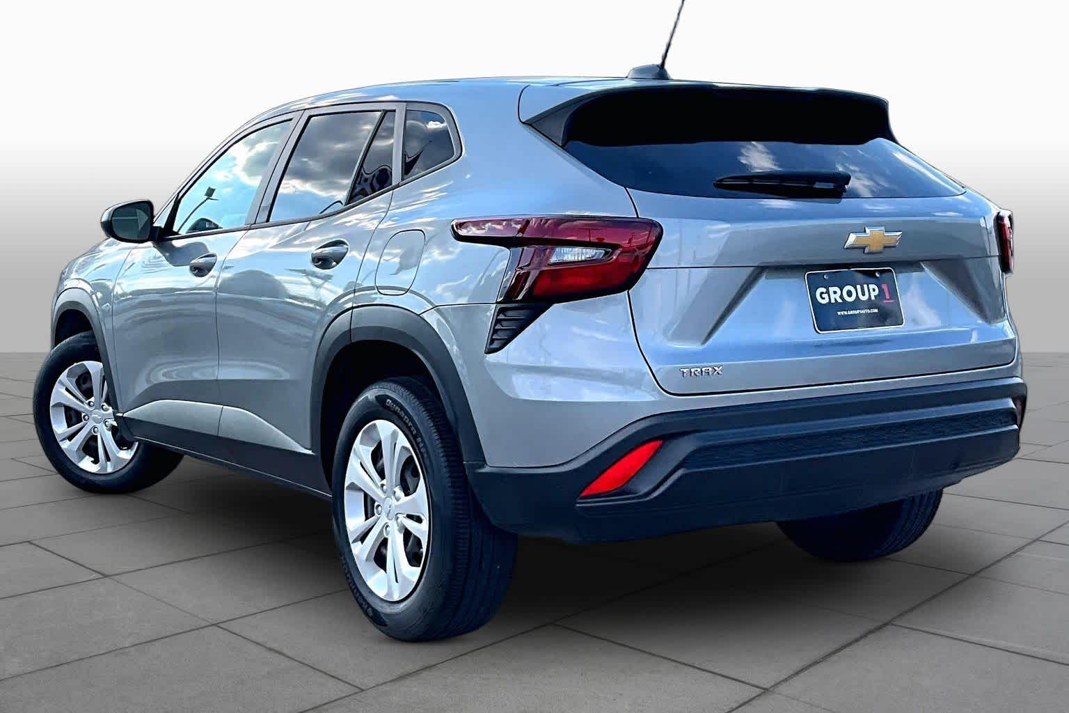 2024 Chevrolet Trax photo 12 of 32