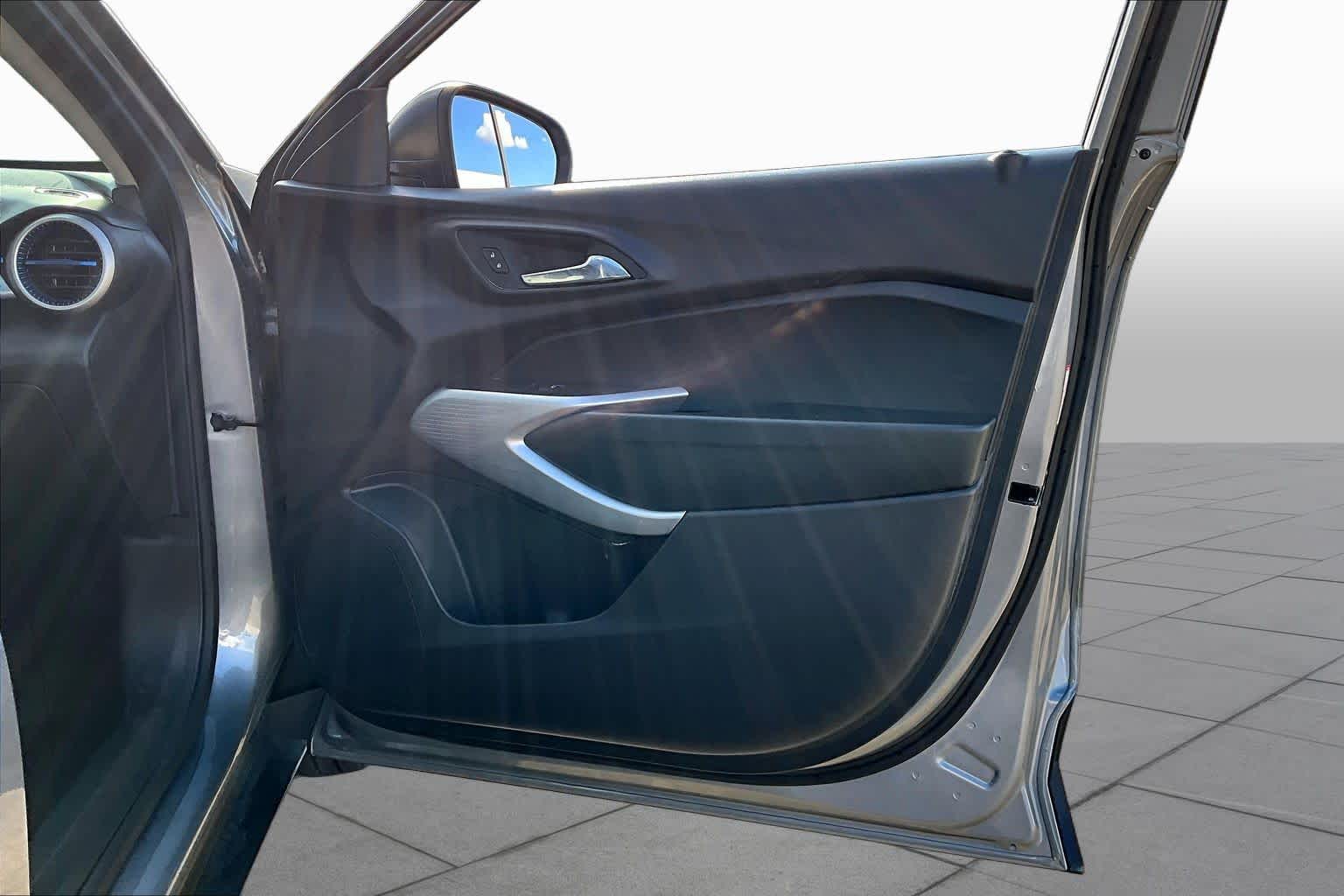 2024 Chevrolet Trax photo 22 of 32