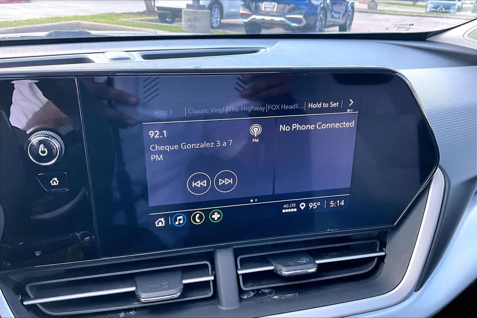 2024 Chevrolet Trax photo 31 of 32