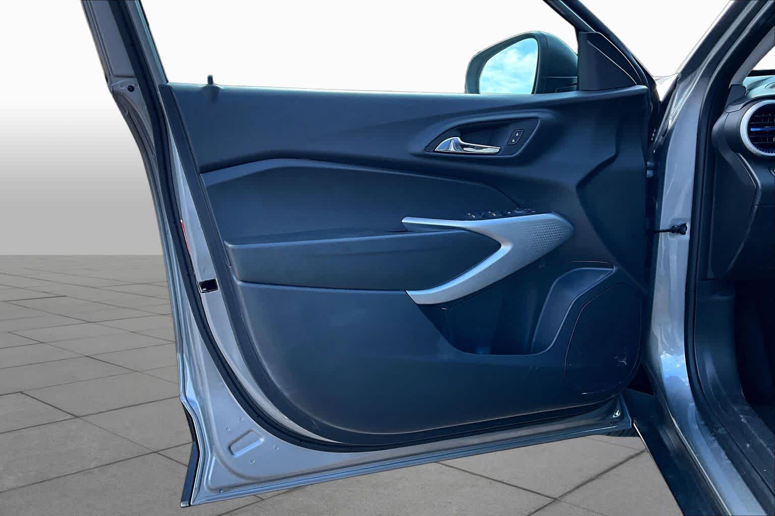 2024 Chevrolet Trax photo 21 of 32