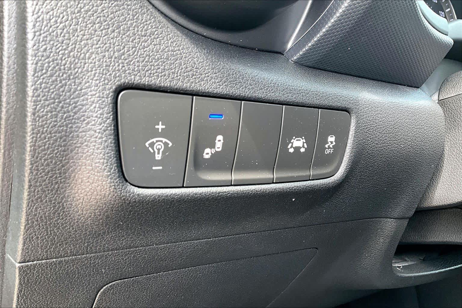 2020 Hyundai Kona photo 34 of 35