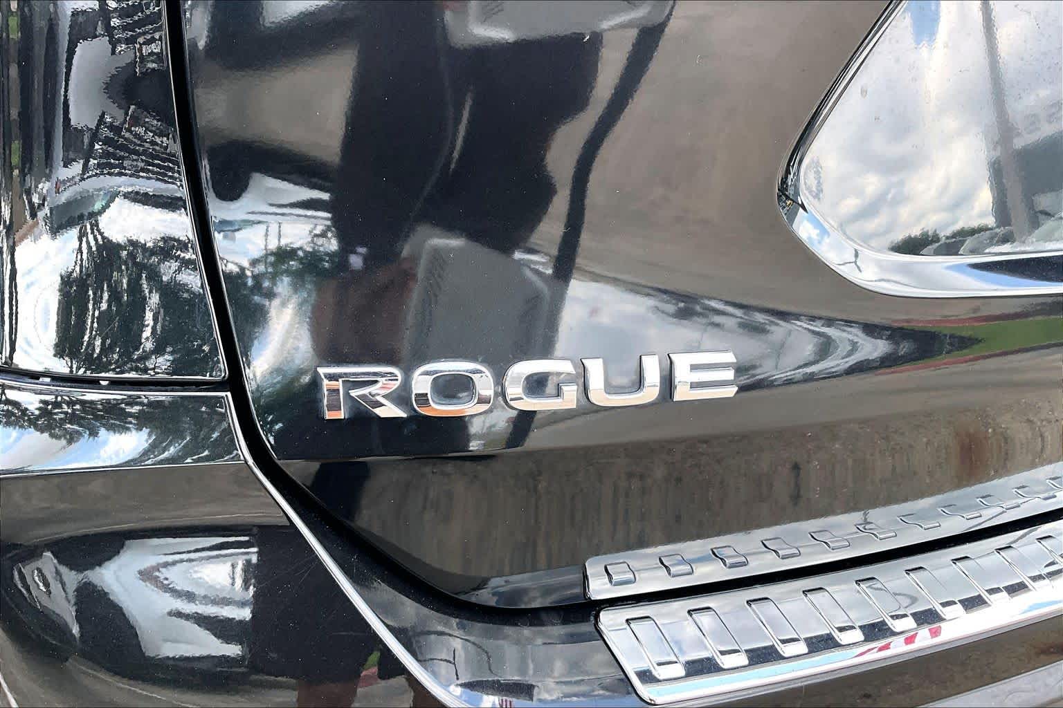 2020 Nissan Rogue SV MAGNETIC BLACK at Group 1 GMC Buick South