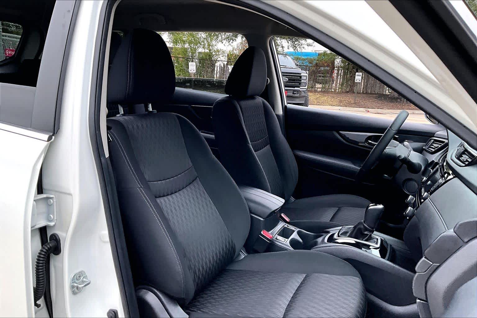 2020 Nissan Rogue SV Glacier White at Sterling McCall Nissan