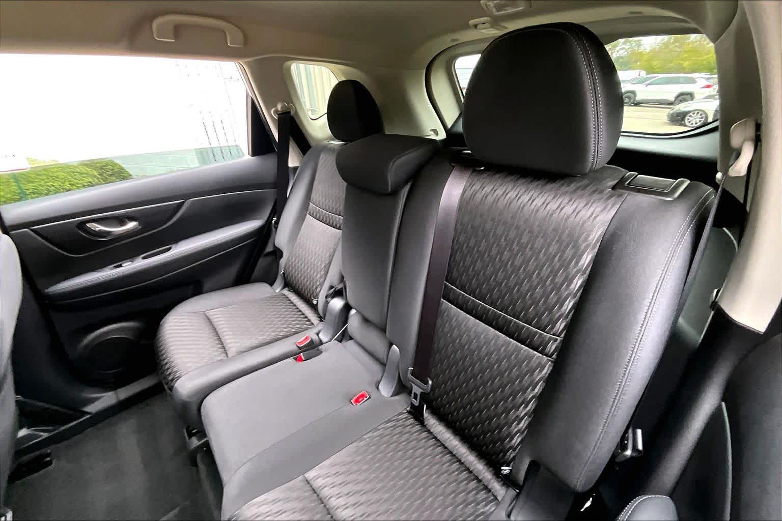 2020 Nissan Rogue SV Glacier White at Sterling McCall Nissan