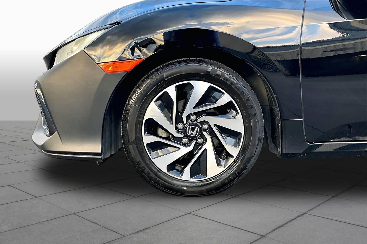 2019 Honda Civic Hatchback photo 10 of 31