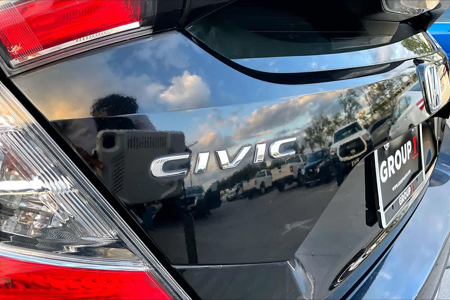 2019 Honda Civic Hatchback photo 29 of 31