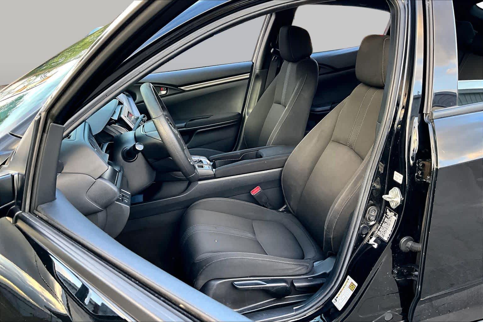 2019 Honda Civic Hatchback photo 8 of 31