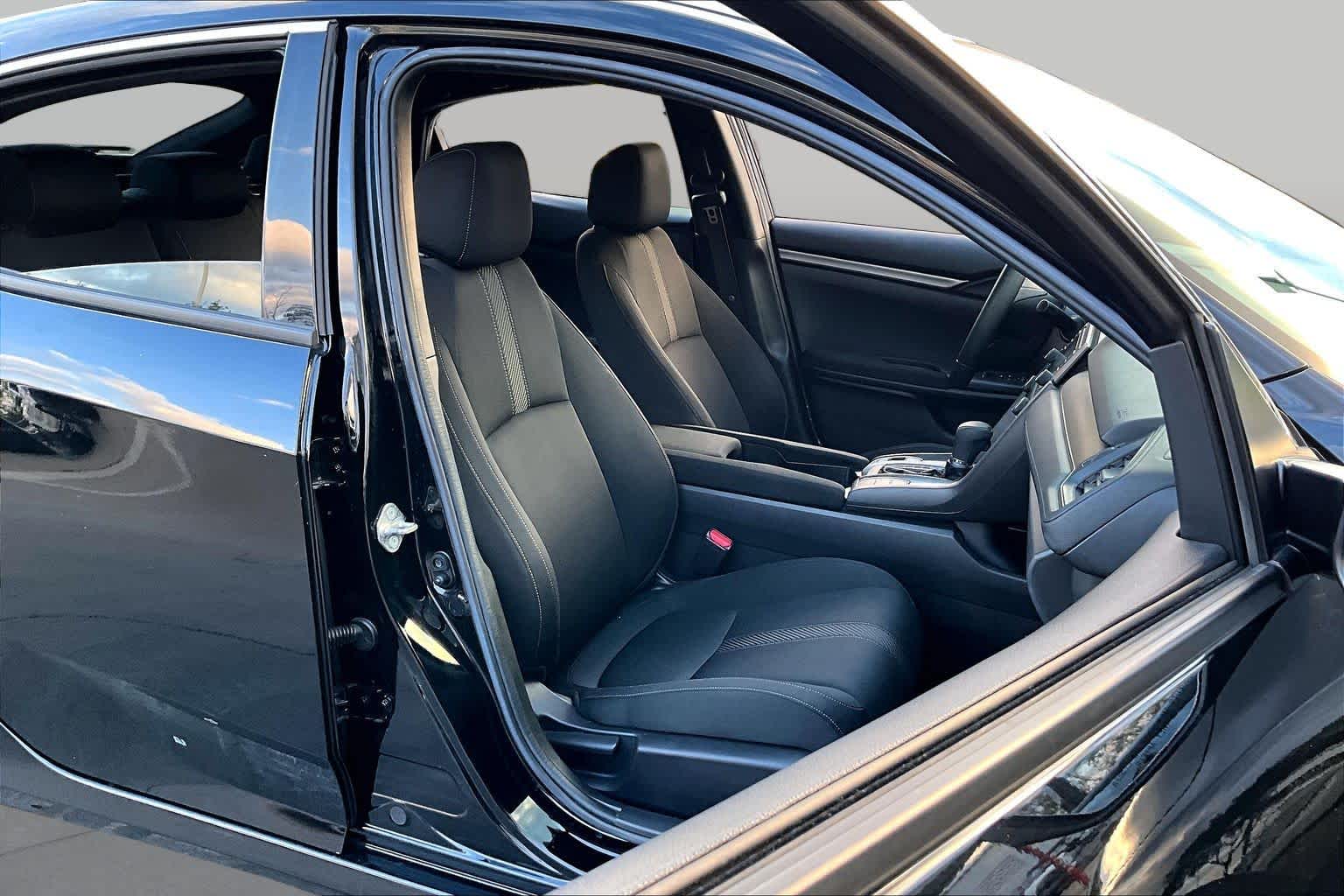 2019 Honda Civic Hatchback photo 9 of 31