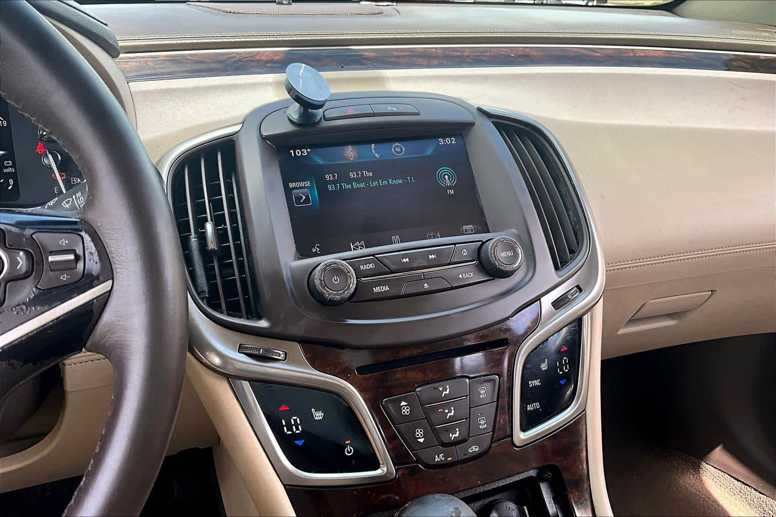 Pre-Owned 2015 Buick LaCrosse Leather