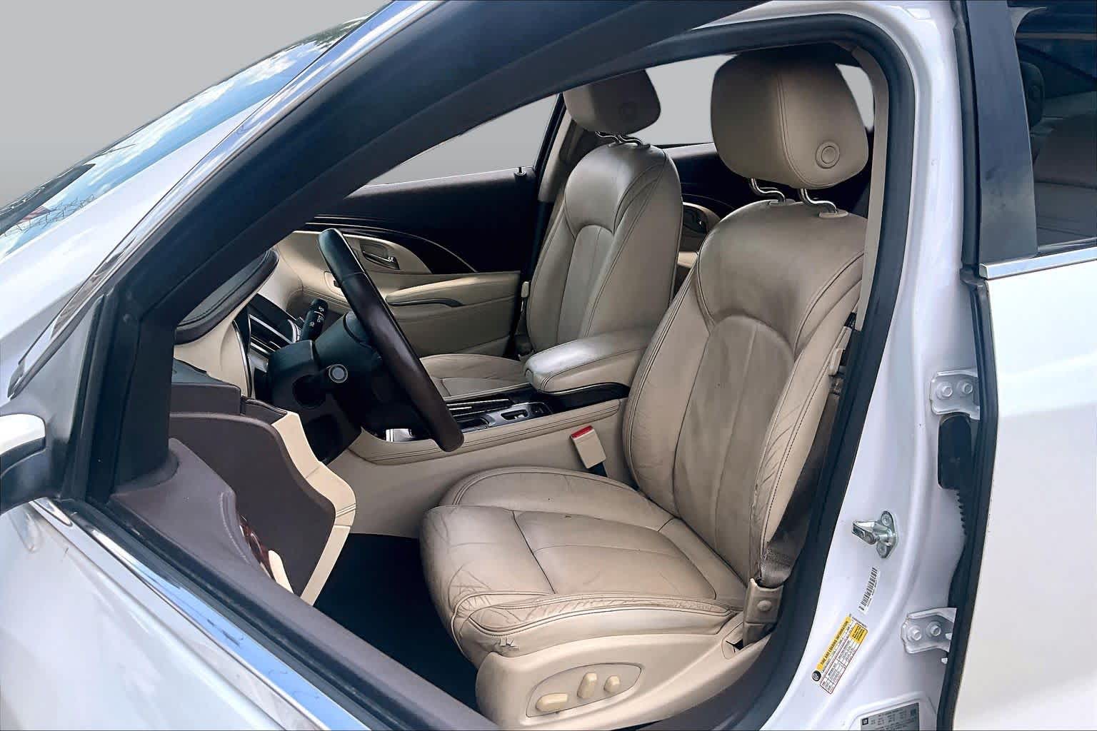 Pre-Owned 2015 Buick LaCrosse Leather