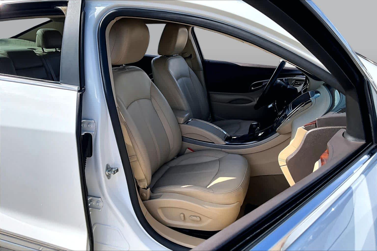 Pre-Owned 2011 Buick LaCrosse CXL