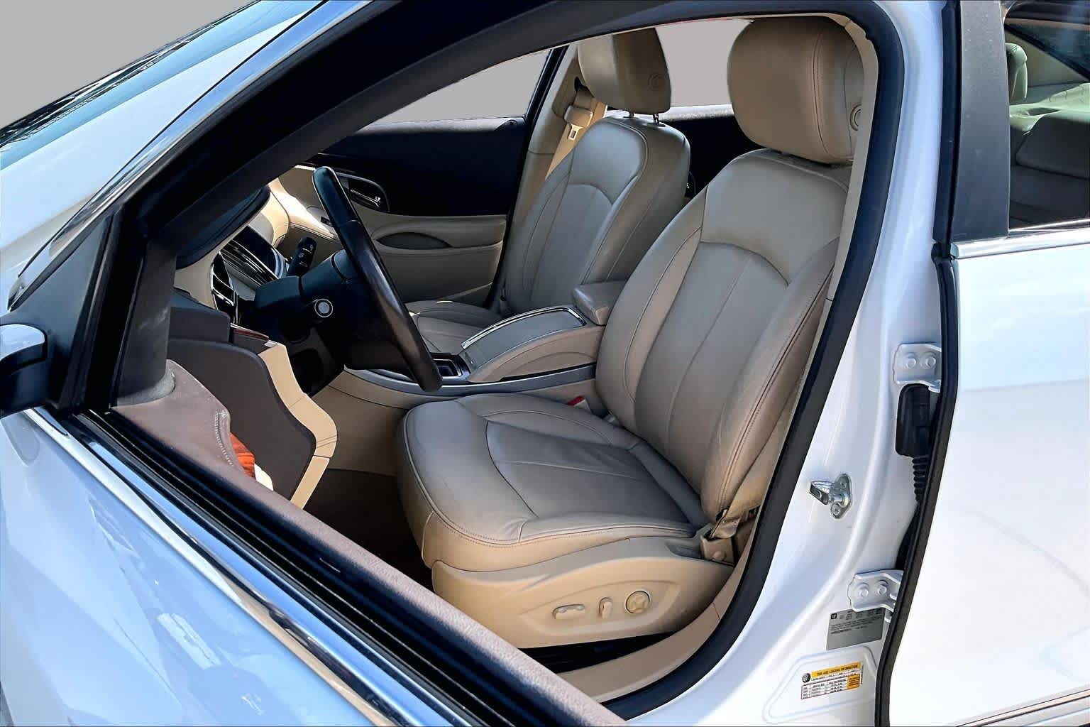 Pre-Owned 2011 Buick LaCrosse CXL