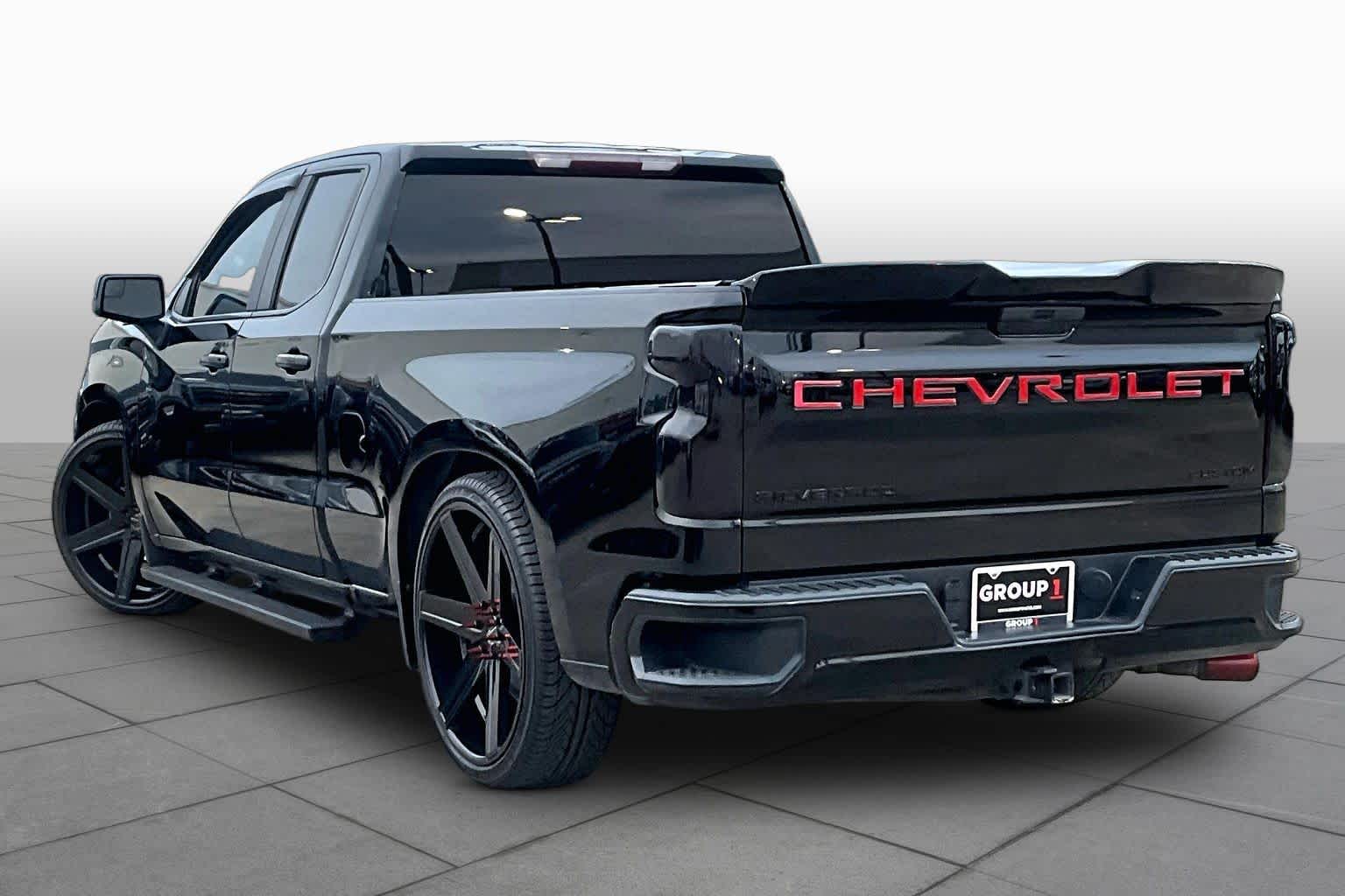 Used 2021 BLACK Chevrolet Custom image 12