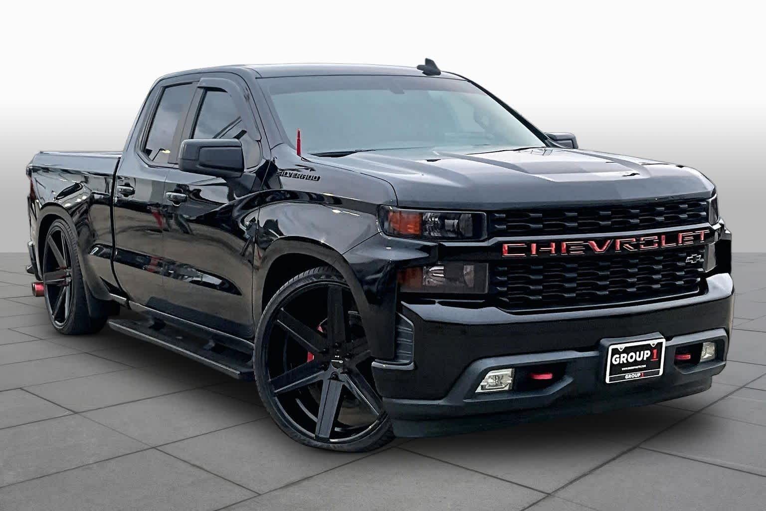 Used 2021 BLACK Chevrolet Custom image 3