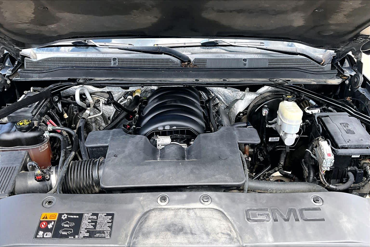 Used 2016 ONYX BLACK GMC SLT image 32