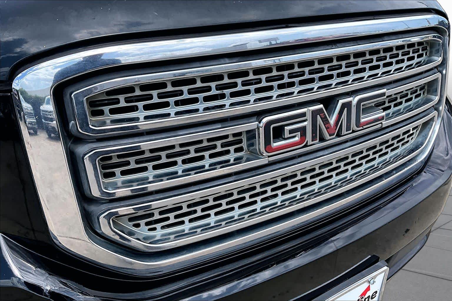 Used 2016 ONYX BLACK GMC SLT image 30