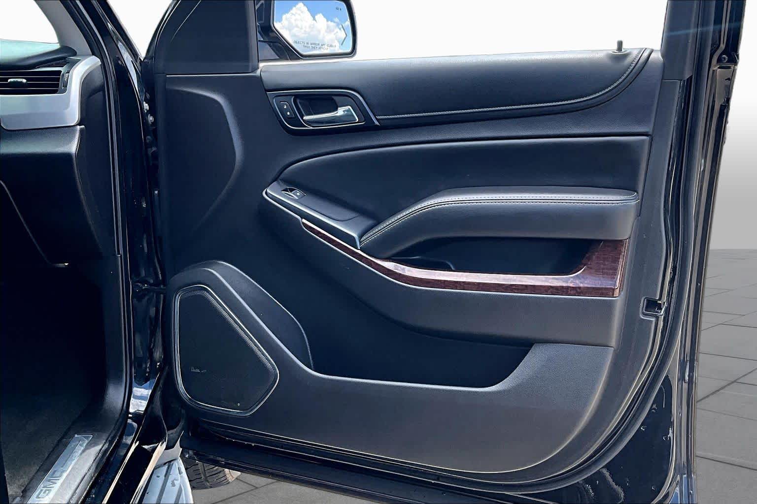 Used 2016 ONYX BLACK GMC SLT image 23