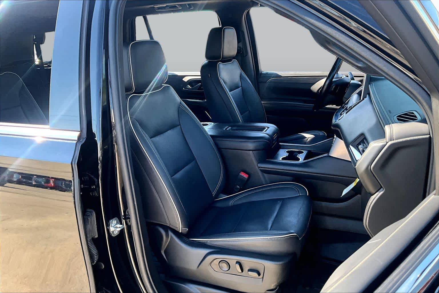 Used 2023 ONYX BLACK GMC SLT image 9