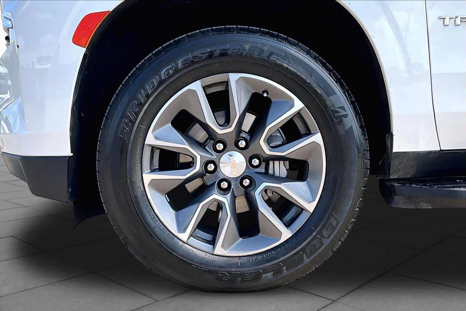 Used 2022 SUMMIT WHITE Chevrolet LT image 11