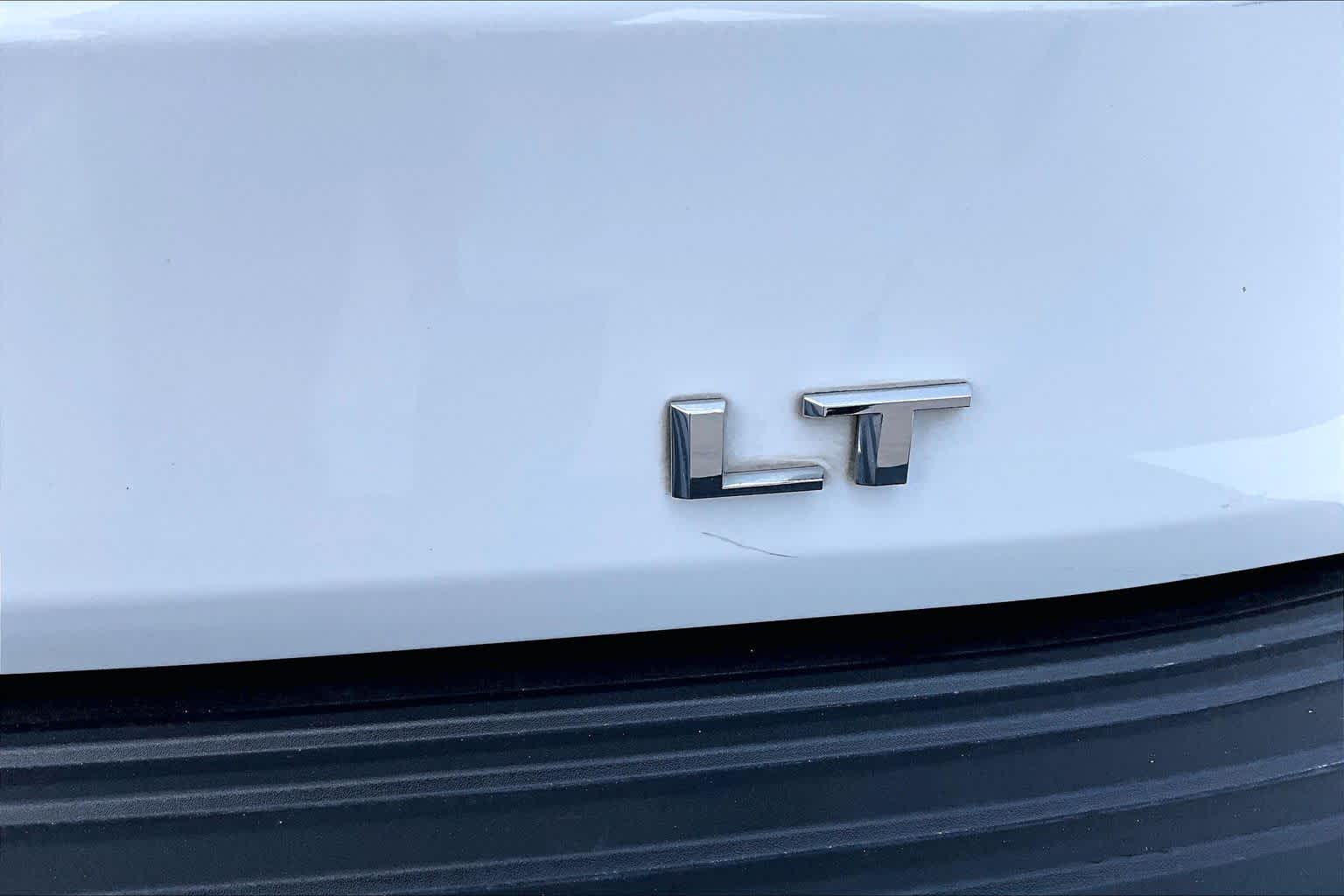 Used 2022 SUMMIT WHITE Chevrolet LT image 10
