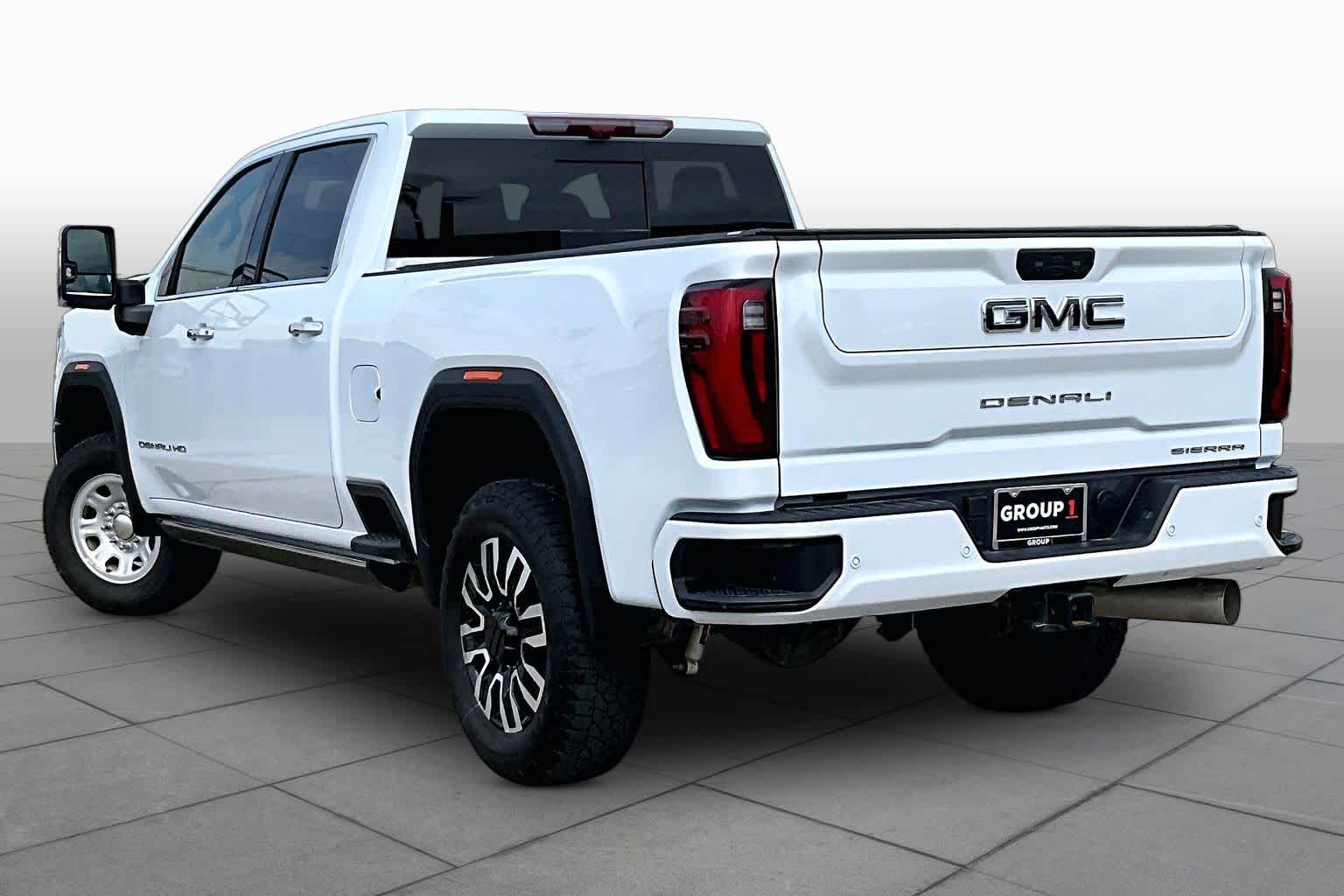 Used 2026 Glacier White Tricoat GMC Denali Ultimate image 14