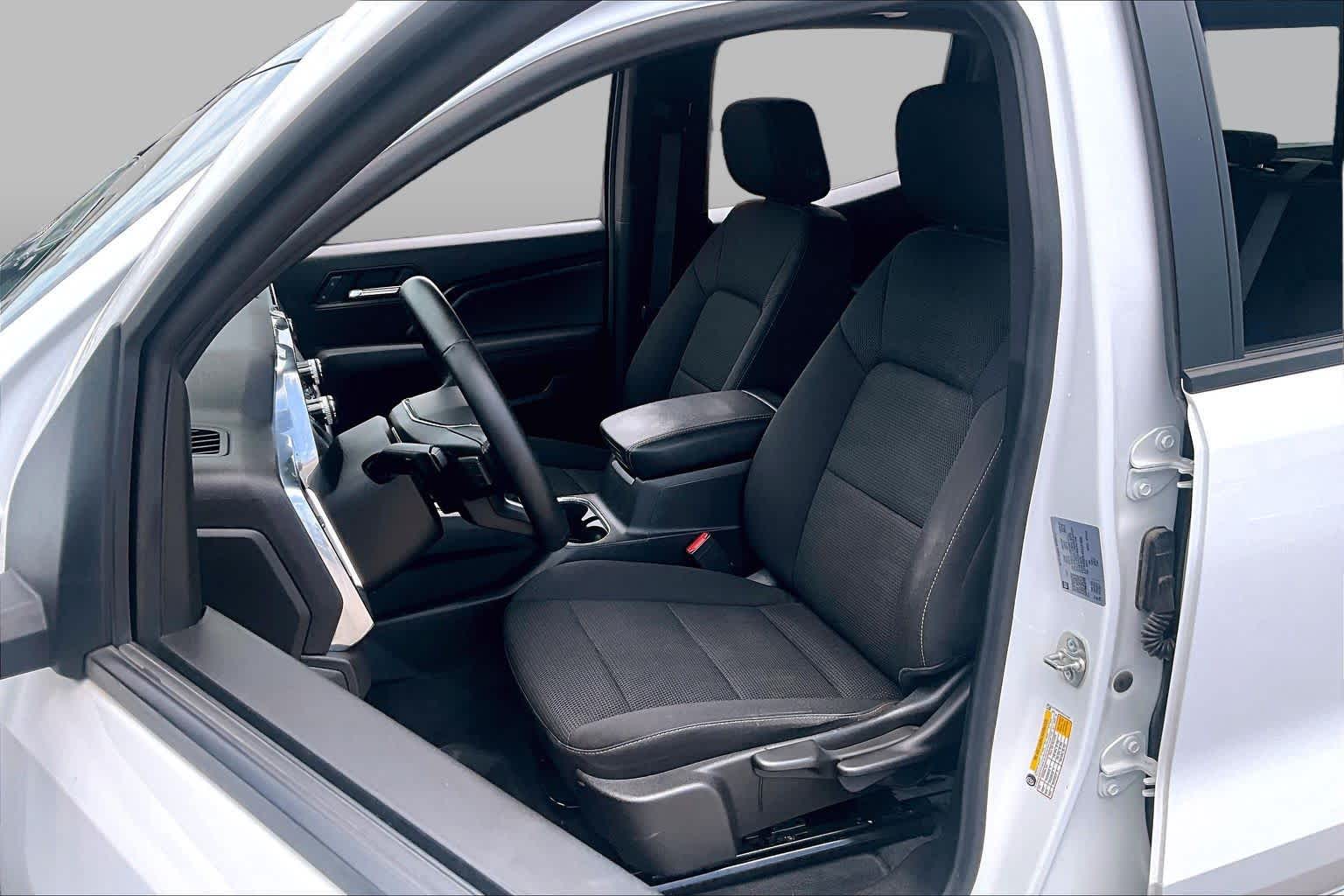 Certified Pre-Owned 2025 GMC Canyon Elevation