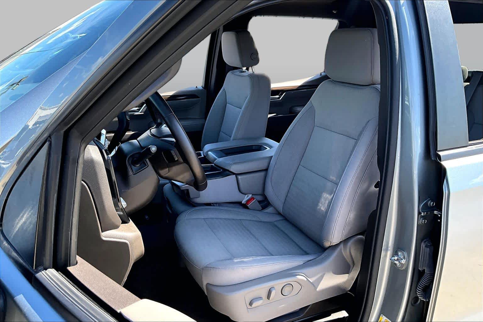 Used 2023 STERLING GRAY METALLIC Chevrolet LT image 8