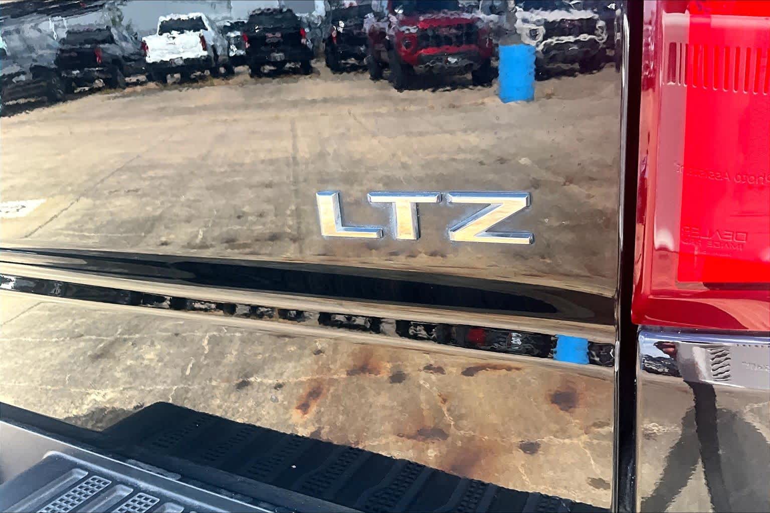 Used 2022 BLACK Chevrolet LTZ image 10