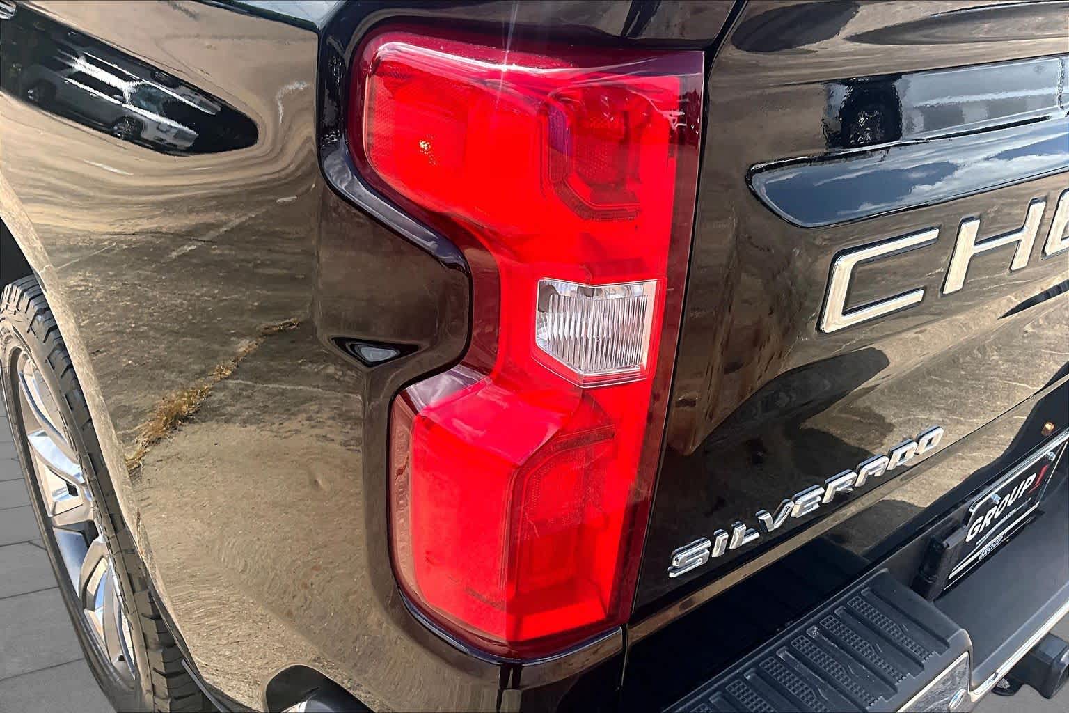 Used 2022 BLACK Chevrolet LTZ image 29