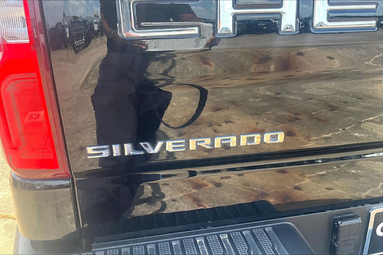 Used 2022 BLACK Chevrolet LTZ image 31