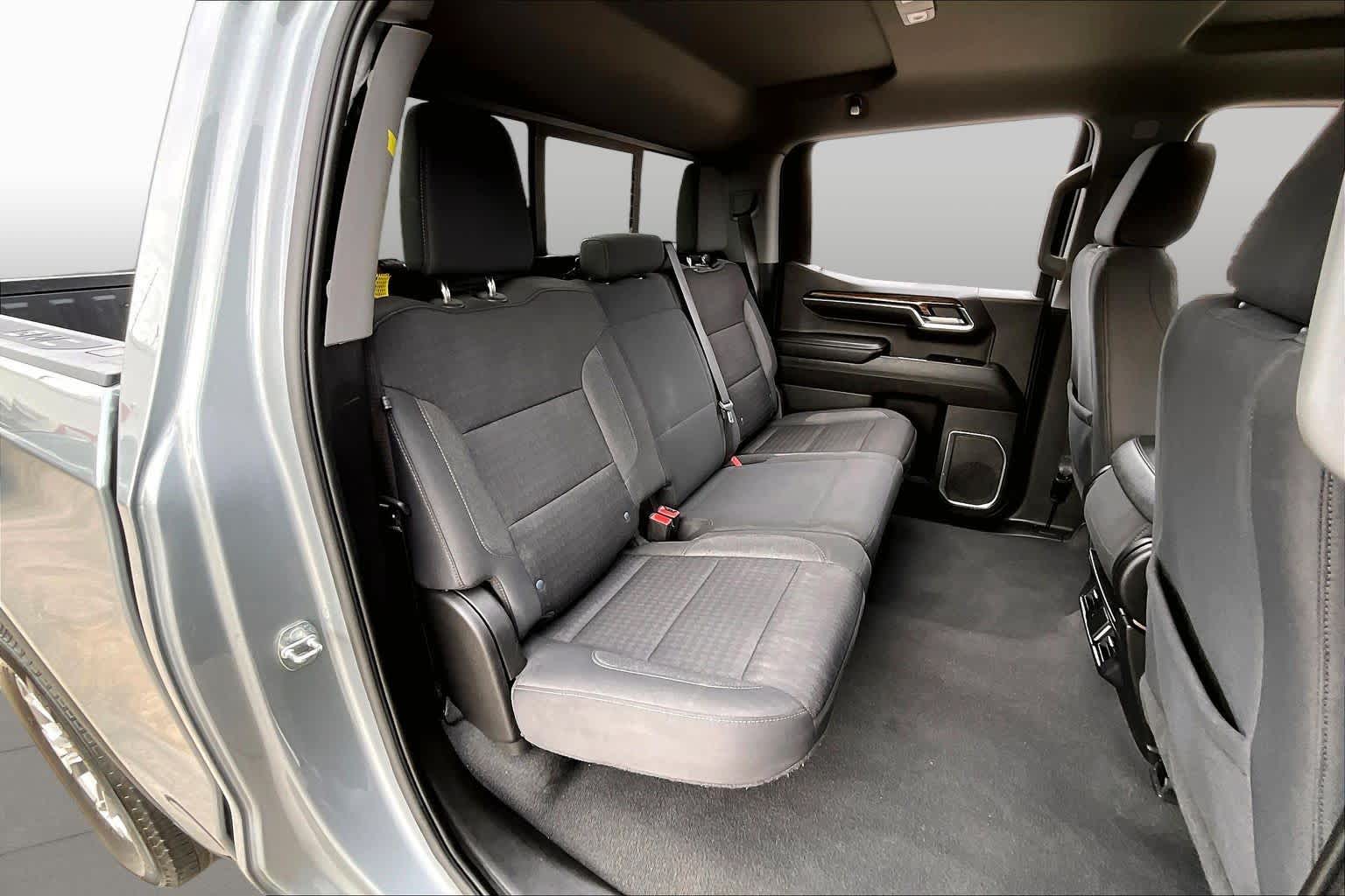 Used 2023 STERLING METALLIC GMC SLE image 20