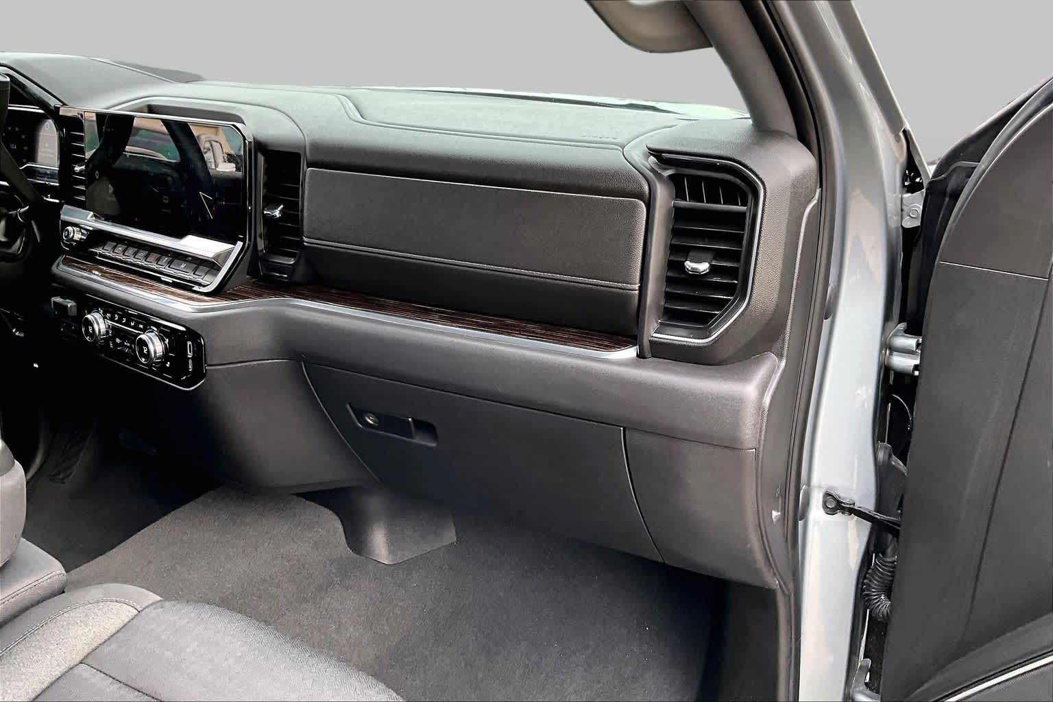 Used 2023 STERLING METALLIC GMC SLE image 19